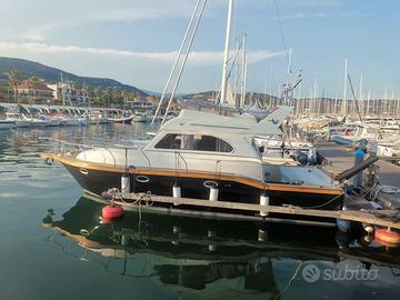 Viking 34 fly natante con posto barca