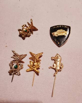 spille distintivi militari