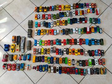 Lotto 216 Macchinine Hot Wheels / Matchbox e Miste