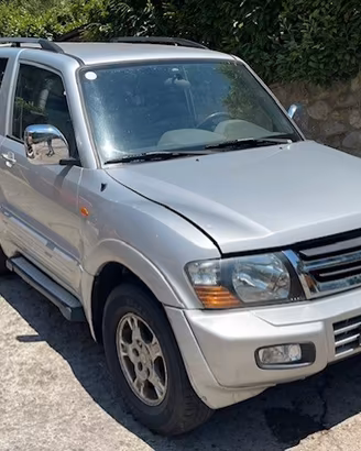 Ricambi Mitsubishi Pajero 01 V60 3200 TD 4M41