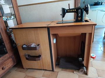 Macchina da cucire a pedale VIGOR + mobile legno