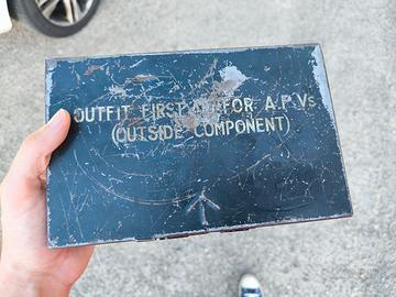 Cassetta inglese primo soccorso militare 