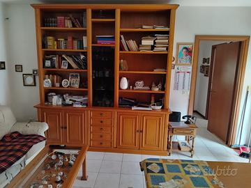 Libreria e due armadi