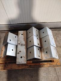 Staffe piane e ad L in acciaio zincato