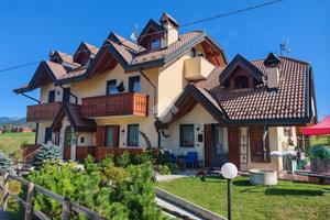 3 LOCALI A ROANA