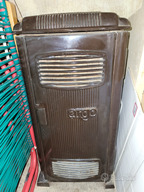 Antica stufa a carbone/legna