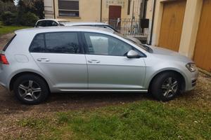 AUTO VOLKSWAGEN GOLF 7