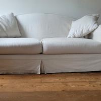 2 DIVANI con panchetta imbottita