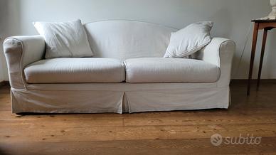 2 DIVANI con panchetta imbottita