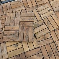 piastrelle ad incastro in legno per esterno