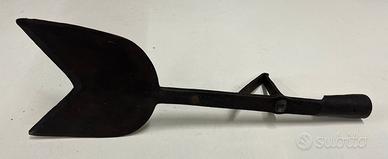 Attrezzo tagliafieno a testa “ghibellina”