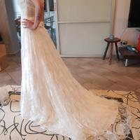Vestito da sposa elegante e raffinato