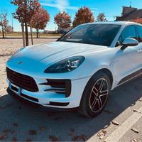 Porsche Macan 2.0 245cv pdk Tetto-Black