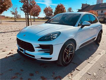 Porsche Macan 2.0 245cv pdk Tetto-Black