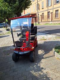 Scooter biposto con tettuccio