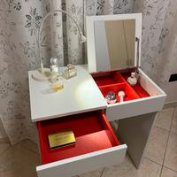 Toeletta IKEA Brimnes colore bianco con specchio