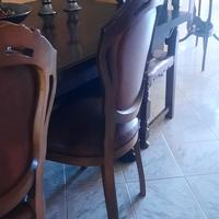 tavolo in legno e 6 sedie