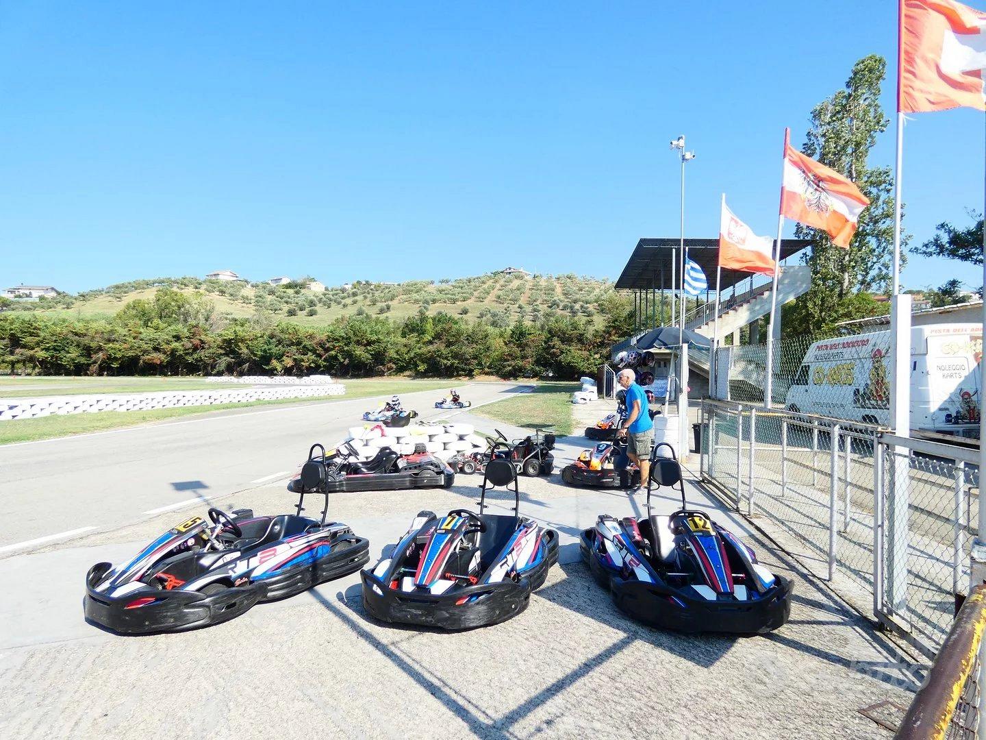 TERRENO CON ATTIVITA' STORICA GO KART - Vista 4