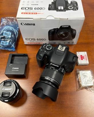 Canon 600D + 2 obiettivi + 2 batterie