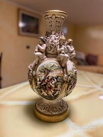 Vaso Capodimonte Bernini con putti