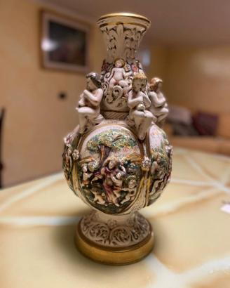 Vaso Capodimonte Bernini con putti