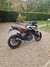 KTM duke 125