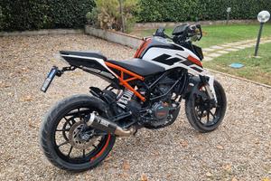 KTM duke 125