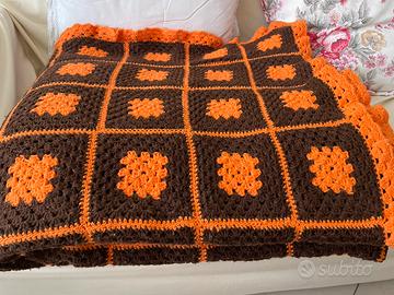 Coperta di lana fatta a mano con uncinetto