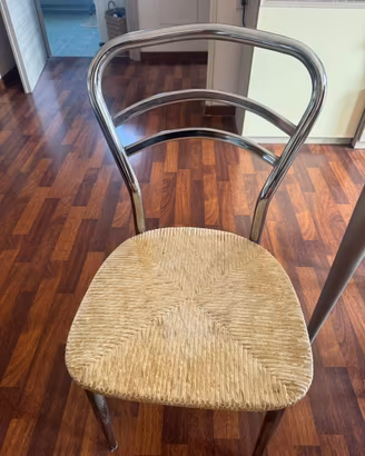 Tavolo con 4 sedie seminuovo
