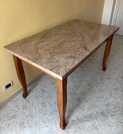 Tavolo da cucina con 4 sedie