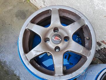 cerchi tecnomagnesio 15 pollici attacco ford