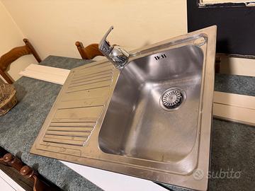 Lavello e miscelatore