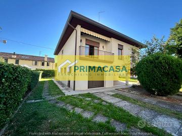 Villa di 274 m² con più di 5 locali e box auto a M