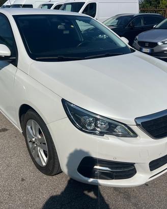 Peugeot 308 Berlina 1.5 130 Cv Bianco perla