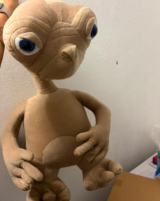 Peluche E. T