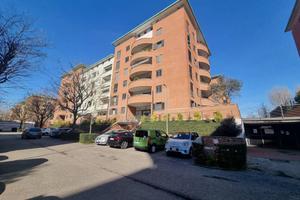 Appartamento di 100 m² con 3 locali e box auto a V