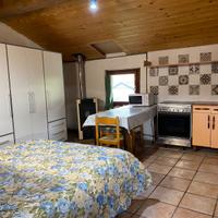 Monolocale con corridoio e bagno