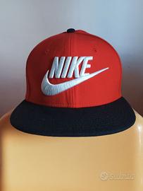 Cappello con visiera Nike 