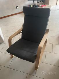 Sedia a dondolo IKEA con cuscino