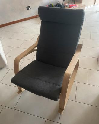 Sedia a dondolo IKEA con cuscino