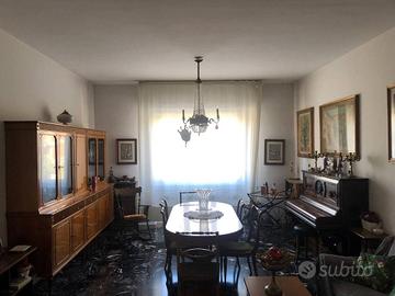 Appartamento di 129 m² con 4 locali a Scandicci