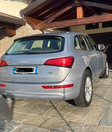 AUDI Q5  4X4  S -TRONIC