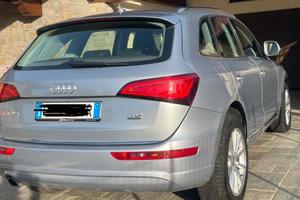 AUDI Q5  4X4  S -TRONIC