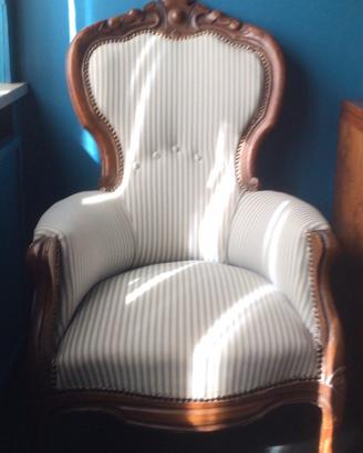 Poltrona vintage in legno massello