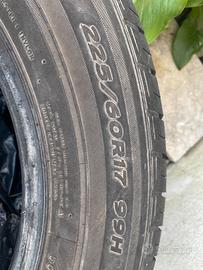 Pneumatico gomma Copertone hankook 225/60/17 opti