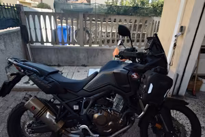  Honda Africa Twin 1100 - Come nuova
