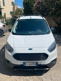 Ford transit courier del 2018 con 52000km, diesel