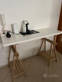 Tavolo da lavoro o colazione