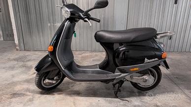 Vespa ET2 