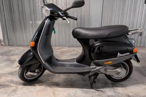Vespa ET2 